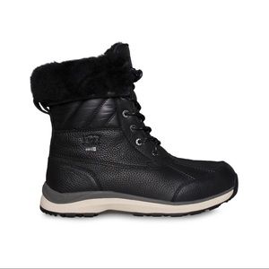 UGG Australia Black Adirondack III Leather Quilted Shearling Snow Boots/Booties